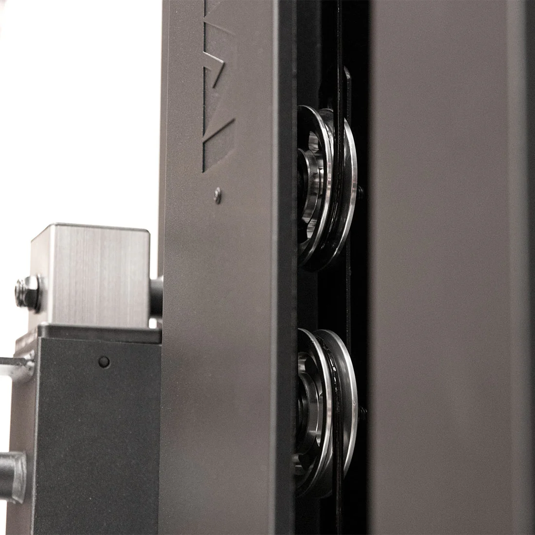 Free Standing Lat Pulldown / Seated Row Combo - Image 18